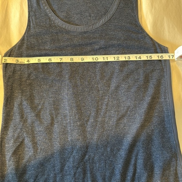 vince. Blue tank with 100% silk side stripe detail XS NWOT - Picture 10 of 11